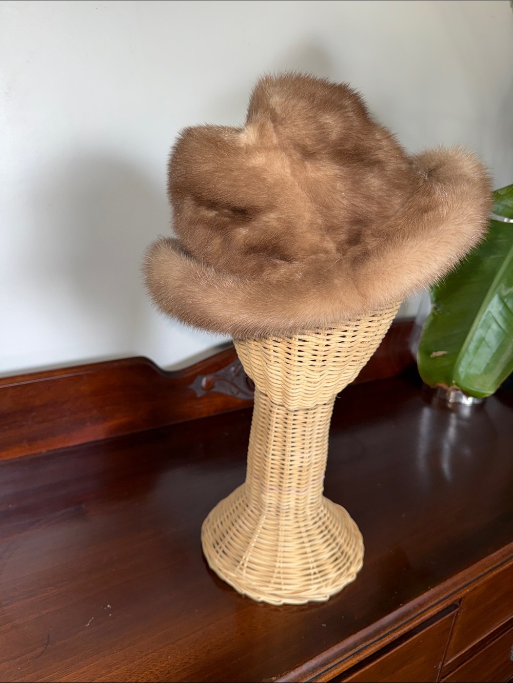 Vintage VITTORIO ROSSI Elegant Brown mink Fur Hat
